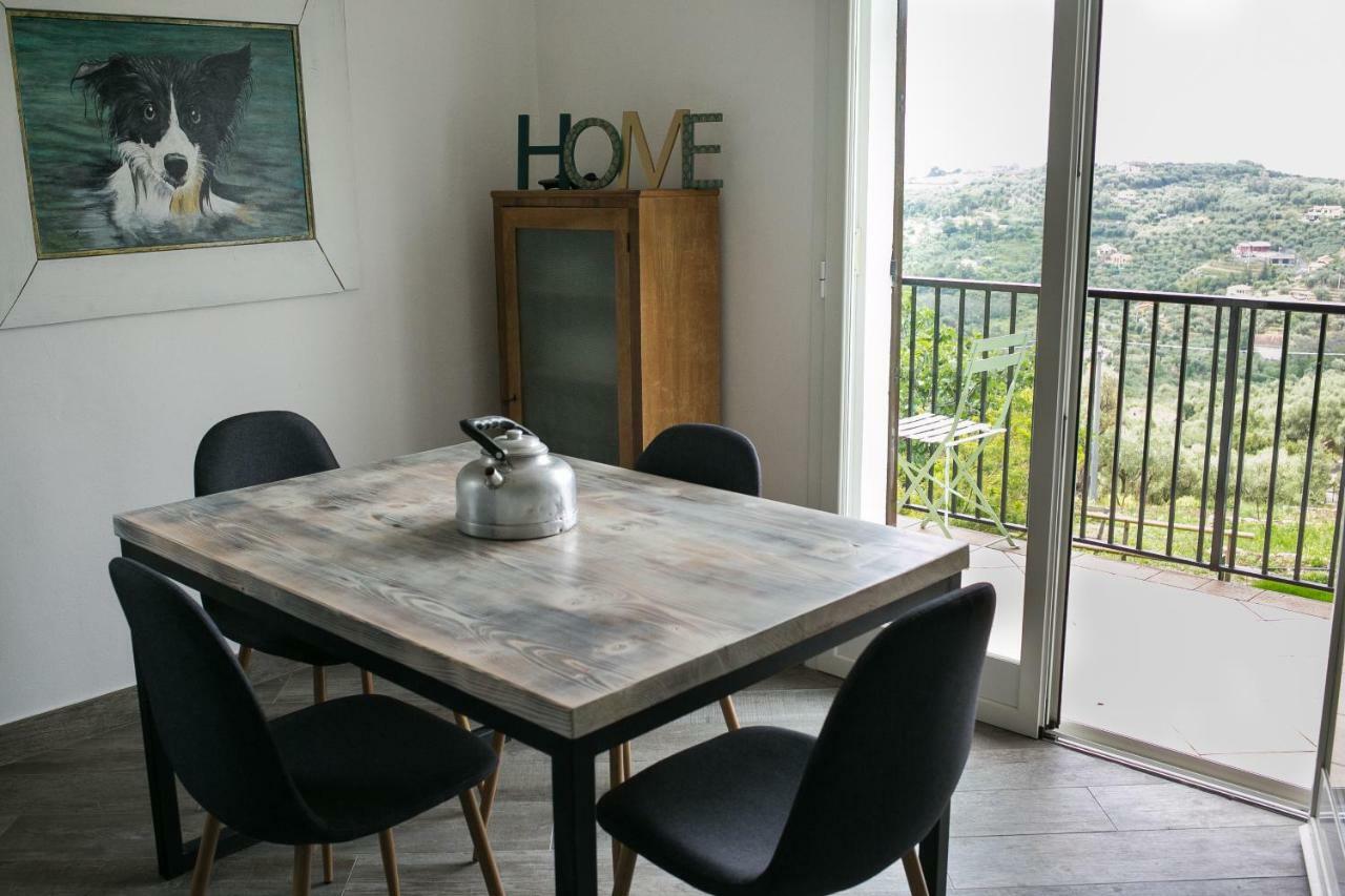 Agriturismo Oltrealmare Civezza Eksteriør billede