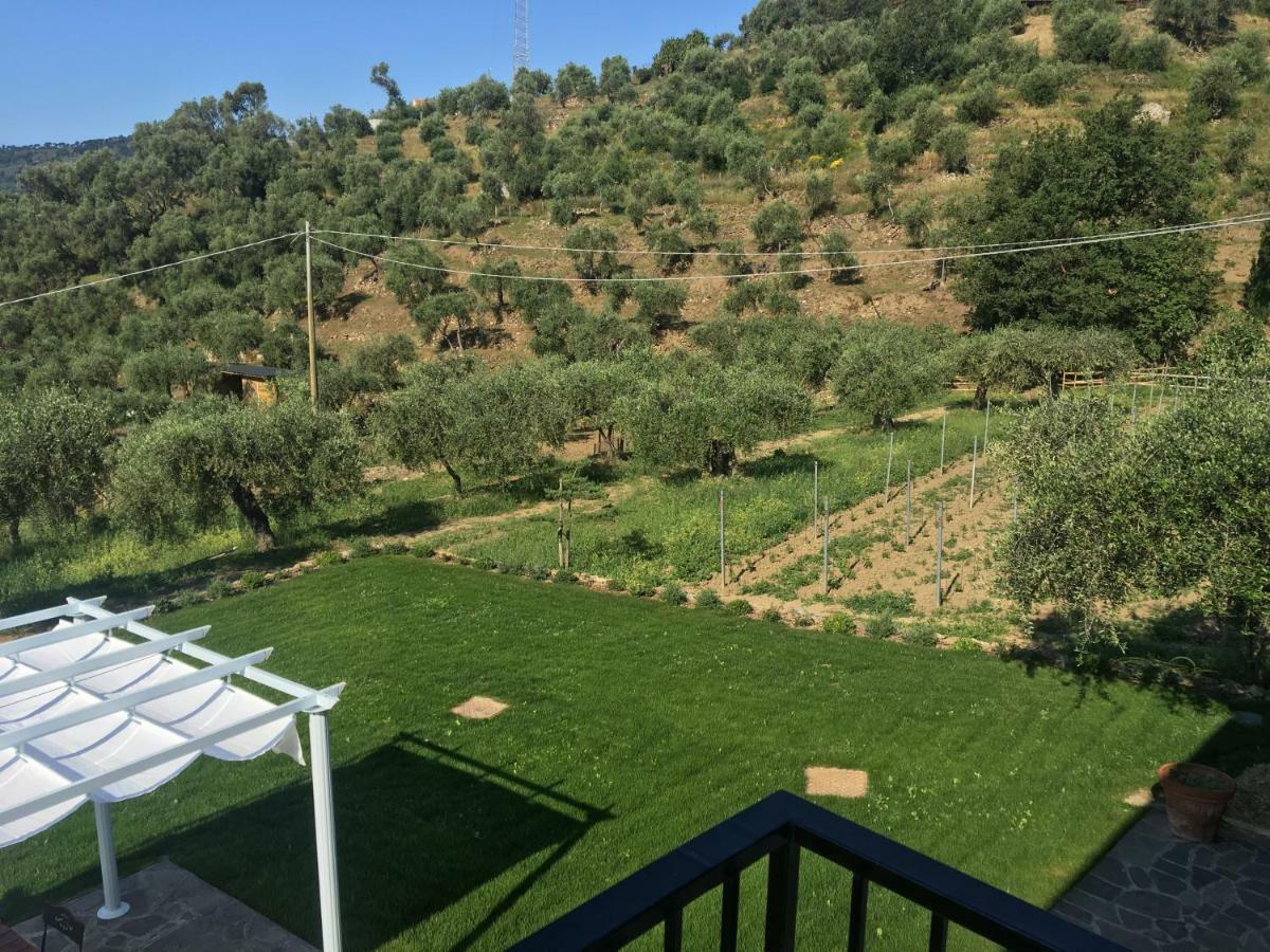 Agriturismo Oltrealmare Civezza Eksteriør billede
