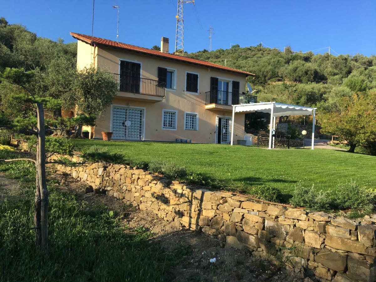 Agriturismo Oltrealmare Civezza Eksteriør billede